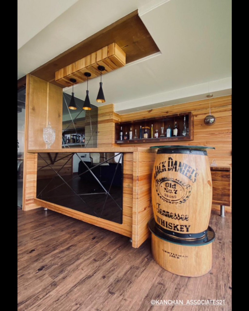 Bar Table Interior 